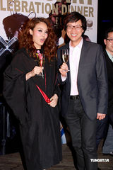 幻灯：容祖儿新专辑限量发行 幼时青涩照片曝光 