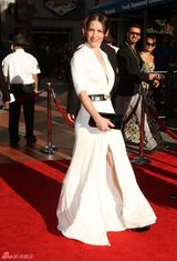 组图：《铁甲钢拳》洛杉矶首映 休-杰克曼帅气亮相