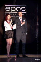 组图：锦荣代言腕表抢金 “好朋友”陪过28岁生日