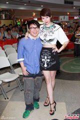 组图：叶念琛新片执导绯闻女友庄思敏床战戏