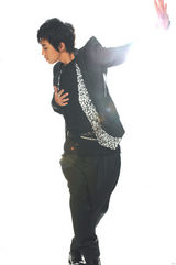 幻灯图集：俞灏明韩国宣传照曝光 潮男展成熟魅力