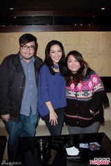 组图：卫兰KTV与粉丝共乐 望推出英文专辑