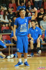 组图：余文乐否认与周柏豪反目 陈伟成新欢现身