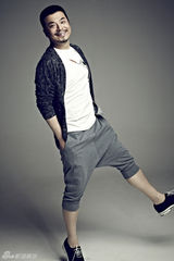 组图：傅迦最新写真鬼马顽童“萌”气十足