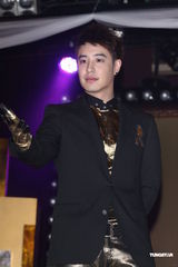 组图：潘玮柏挖坑给吴克群跳 问夜店把妹经验