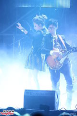 组图：A-Lin落泪小宇忙救场 信旋风登台引高潮