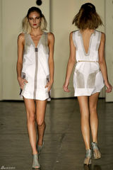 高清组图：帕丽斯-希尔顿巴西时装周上客串走秀