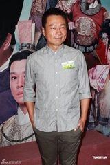 组图：黎耀祥为新剧造势 自曝配合太太再造人