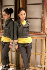 幻灯：阿娇活力四射演绎代言产品 散发甜美自信 