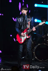 组图：《M！Countdown》现场公开 CNBLUE喜获冠军