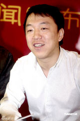 高清组图：“道哥”刘桦签约星皓获赠金饭碗 黄渤郭涛抵场祝贺