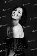 组图：孙茜婚前显焦虑 甄嬛伴娘团星光熠熠