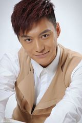 组图：侯京健写真微笑暖人 温文尔雅展轻熟魅力