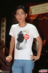 组图：黄翠如被周润发点名赞好心甜感动