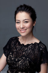 组图：沈傲君优雅写真大气端庄笑容绽放