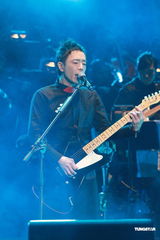 组图：黄贯中开唱未见朱茵 陈豪黄德斌助阵