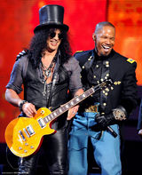 高清组图：杰米-福克斯联袂T Pain、Slash献艺