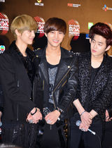 高清组图：韩团EXO等出席2012MAMA颁奖礼发布会