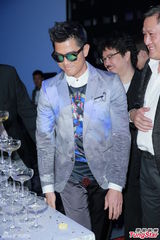 组图：郭富城戴墨镜宣传巡演 邀发哥合作寒战2