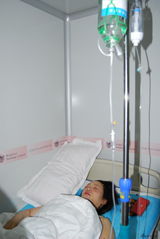 组图：艳星于婕丰胸整容遭曝光 放言胸部可任摸