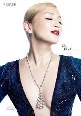 组图：滨崎步登封面性感深V 野性猫女上围激增