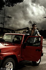 组图：李晨登潮流杂志 造型冷峻十足男人味