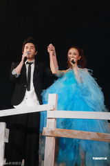 组图：薛凯琪红馆首开个唱 房祖名方大同共助阵