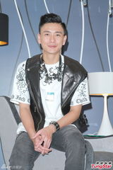 组图：黄宗泽与胡杏儿零交流 劝周丽淇快嫁