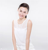 组图：张柏芝素颜出镜再现昔日玉女风貌