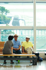 组图：《花样爷爷》现身机场准备赴台湾录节目