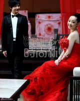 高清图：新《红楼》宝黛拍《时尚新娘》大片