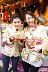 组图：曾志伟带队放天灯祈愿 走访台湾贺年美食