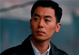 组图：《远去的飞鹰》开播 朱亚文戏里戏外显潮范儿