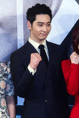 高清组图：朱元崔江熙亮相《7级公务员》发布会