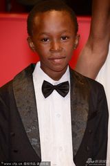 组图：《嫌犯莱拉》首映 导演皮亚携小童星抢镜