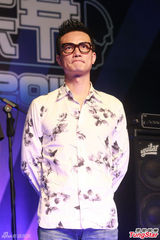 组图：李泉助阵巅峰音乐节 黑豹乐队低调亮相