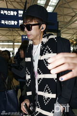 组图：SuperJunior SISTAR等便装亮相机场