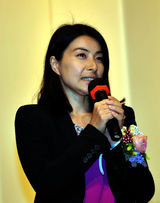 组图：图片记录郭晶晶从新娘到为人母幸福瞬间