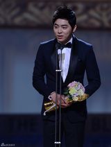 组图：第33届韩国青龙奖崔岷植林秀晶封帝后