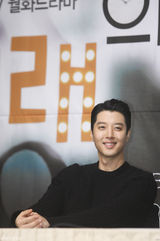 独家高清：尹恩惠撑新剧发布 郑容和李东健撞脸