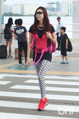 组图：韩星韩恩贞等《丛林的法则》成员赴非洲