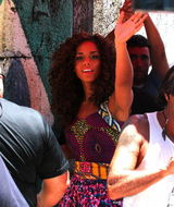 幻灯：碧昂斯与艾丽西亚合作新曲 拍MV比拼性感