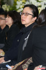 组图：李泰祥追思会齐豫缺席 许景淳泪祭恩师