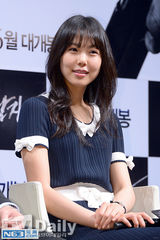 组图：张东健宣传《哭泣男人》迷人大叔演杀手