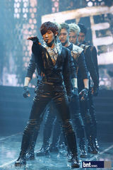 组图：MBLAQ李贤等亮相音乐节目《Mnet Countdown》