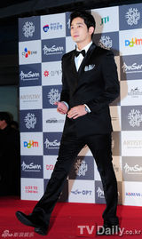 组图：韩国男女影星盛装参加釜山国际电影节