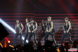 组图：韩国男团神话香港开唱 打造视听盛宴