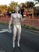 组图：美国人民欢度万圣节 僵尸裸男纷纷上阵