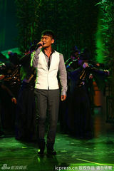 组图：第18届白玉兰奖现场 黄海波小宋佳夺帝后