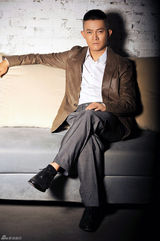 组图：杨志刚冷酷到底 尽显男人本色